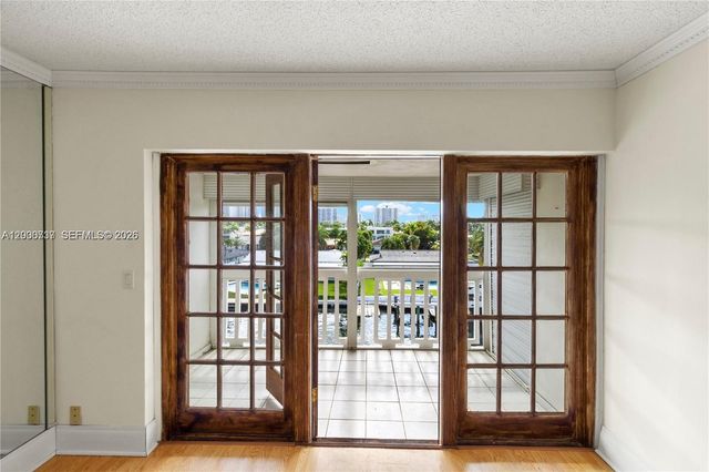 455 Paradise Isle Blvd 402, Hallandale Beach, FL 33009