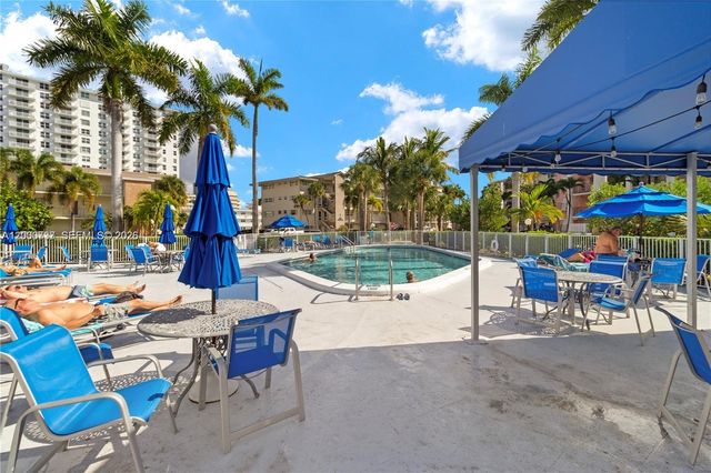 455 Paradise Isle Blvd 402, Hallandale Beach, FL 33009
