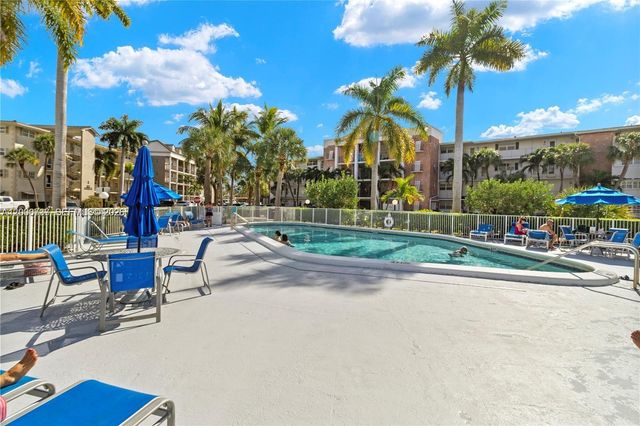 455 Paradise Isle Blvd 402, Hallandale Beach, FL 33009