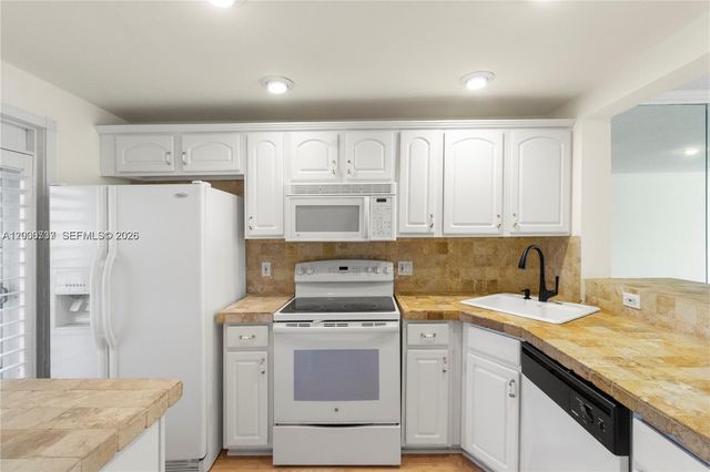 455 Paradise Isle Blvd 402, Hallandale Beach, FL 33009