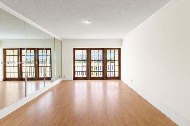 455 Paradise Isle Blvd 402, Hallandale Beach, FL 33009