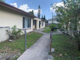 2760 NW 58th Ter, Lauderhill, FL 33313