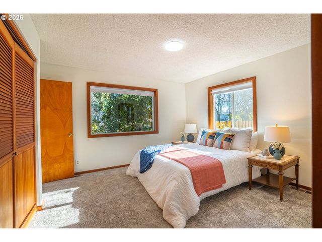 1708 RIVER Rd, Eugene, OR 97404