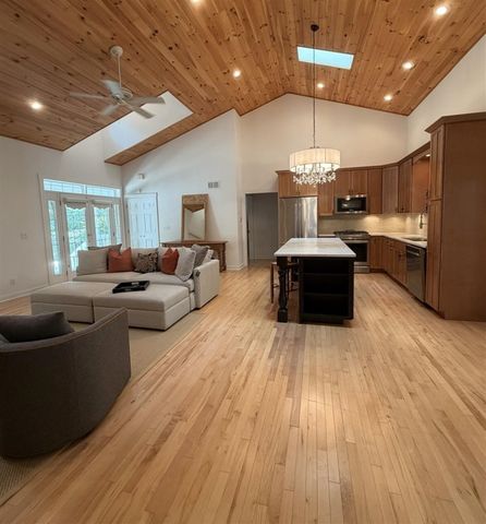 204 Talahi Trail, Update, IN 46360