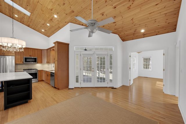 204 Talahi Trail, Update, IN 46360