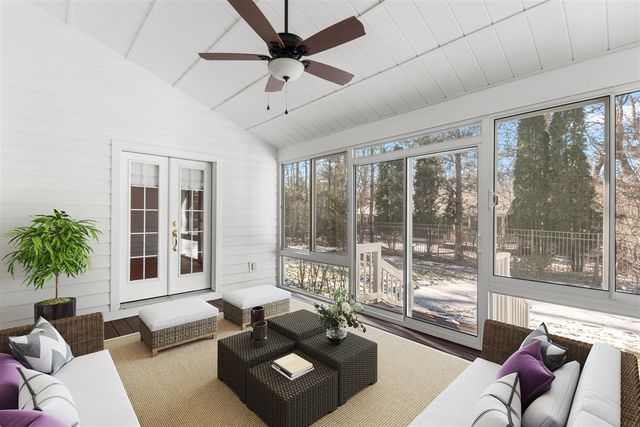 204 Talahi Trail, Update, IN 46360