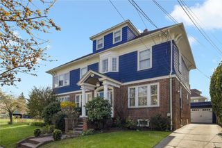 1305 Narragansett Boulevard, Cranston, RI 02905