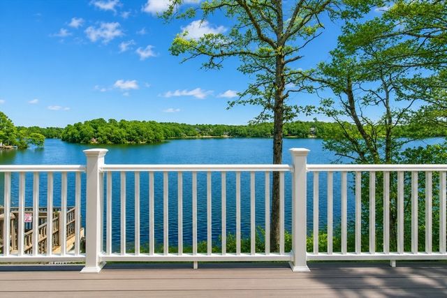 137 Sandy Beach Rd, Plymouth, MA 02360