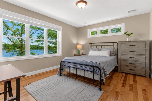 137 Sandy Beach Rd, Plymouth, MA 02360
