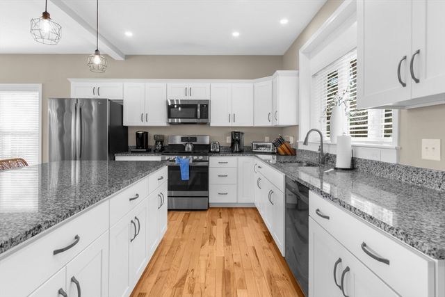 137 Sandy Beach Rd, Plymouth, MA 02360
