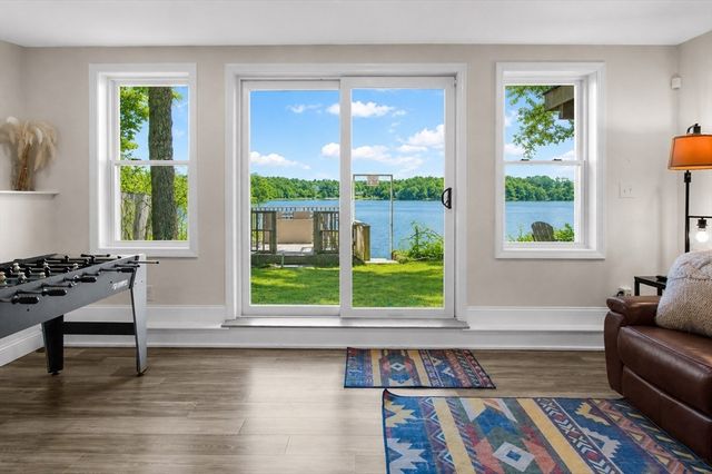 137 Sandy Beach Rd, Plymouth, MA 02360