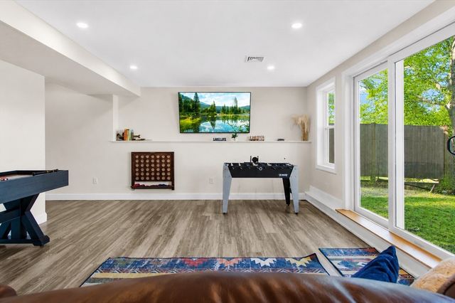 137 Sandy Beach Rd, Plymouth, MA 02360