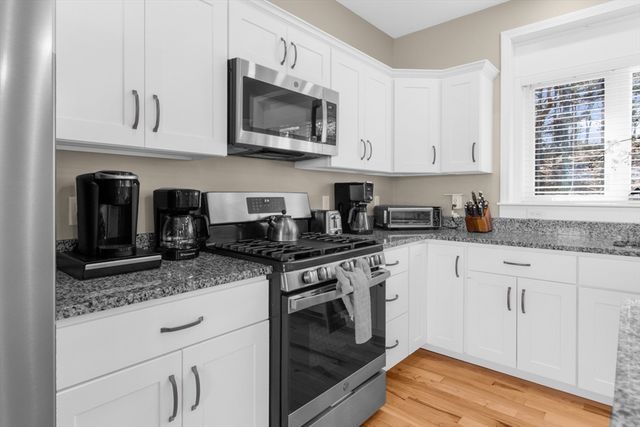 137 Sandy Beach Rd, Plymouth, MA 02360