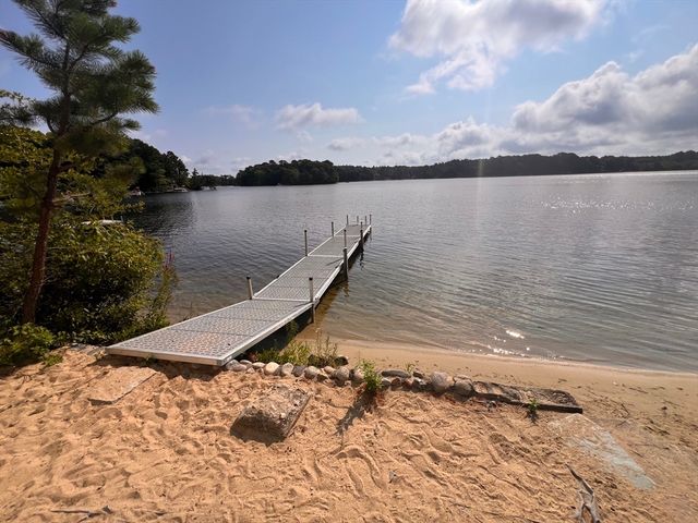 137 Sandy Beach Rd, Plymouth, MA 02360