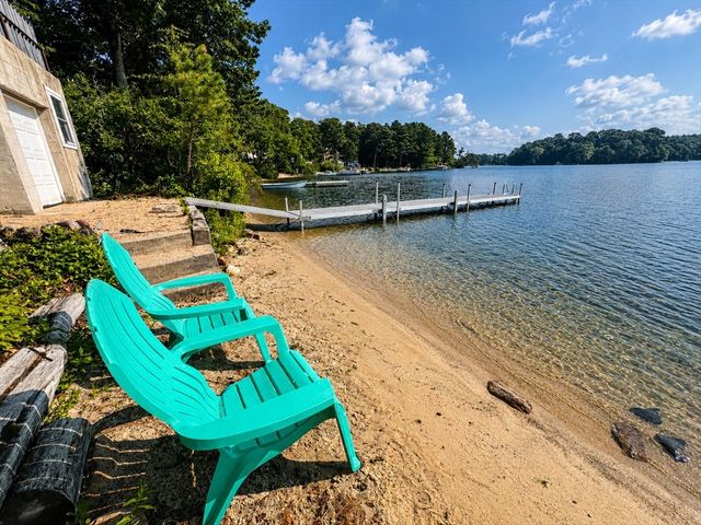 137 Sandy Beach Rd, Plymouth, MA 02360