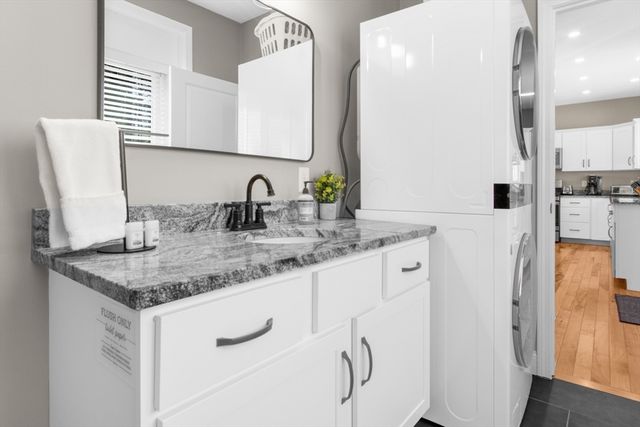 137 Sandy Beach Rd, Plymouth, MA 02360