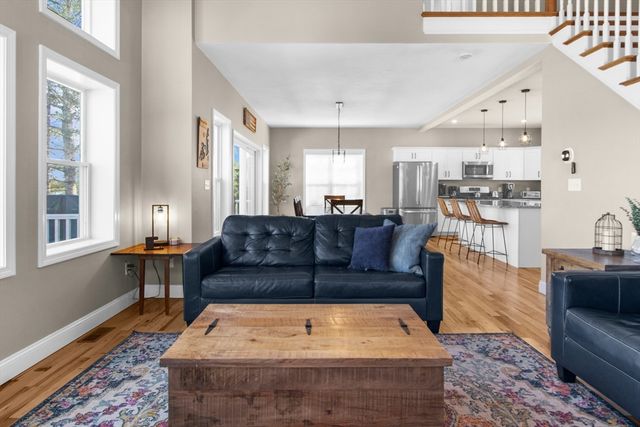 137 Sandy Beach Rd, Plymouth, MA 02360
