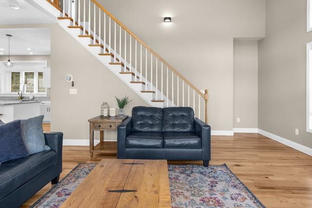 137 Sandy Beach Rd, Plymouth, MA 02360