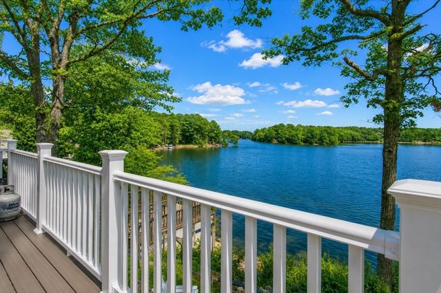 137 Sandy Beach Rd, Plymouth, MA 02360