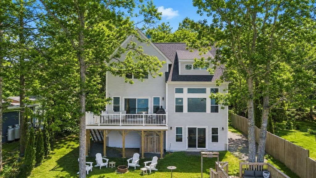 137 Sandy Beach Rd, Plymouth, MA 02360