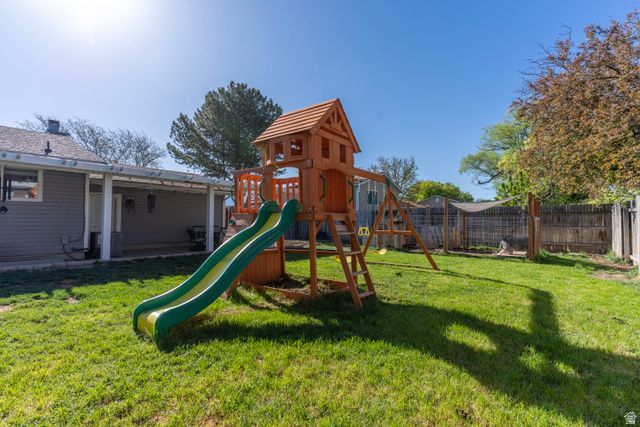 6848 S RUNNING SPRINGS DR, West Jordan, UT 84084