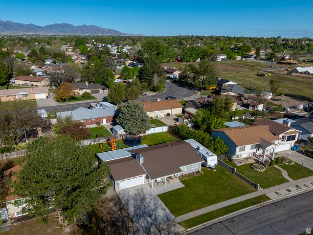 6848 S RUNNING SPRINGS DR, West Jordan, UT 84084