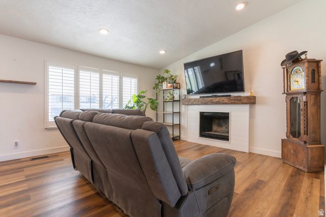 6848 S RUNNING SPRINGS DR, West Jordan, UT 84084