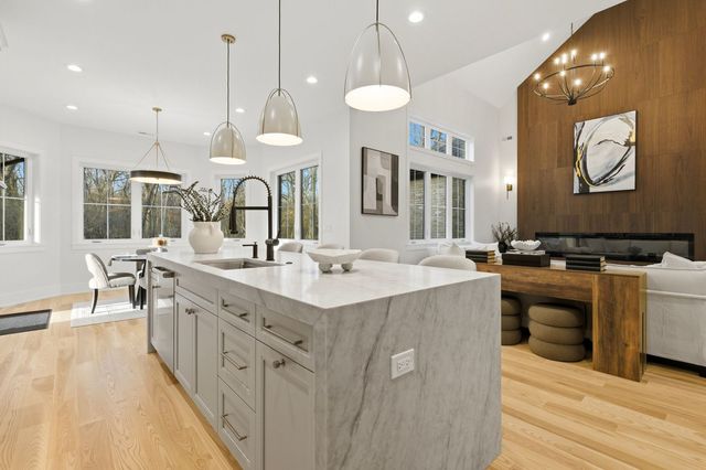 1532 Linden Circle, Lemont, IL 60439