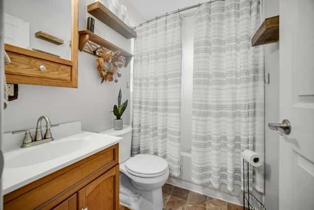 746-1 Capitol Road, Valparaiso, IN 46385