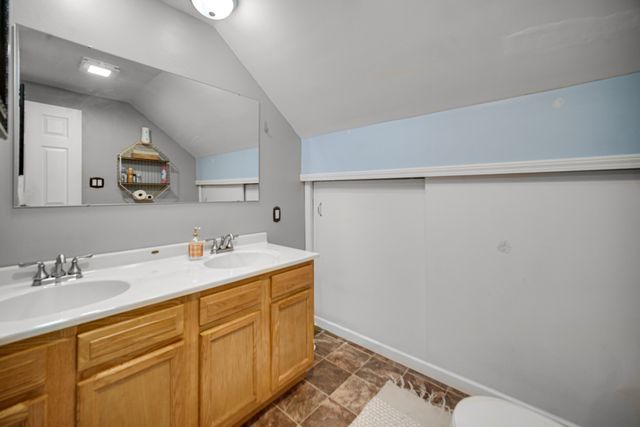 746-1 Capitol Road, Valparaiso, IN 46385