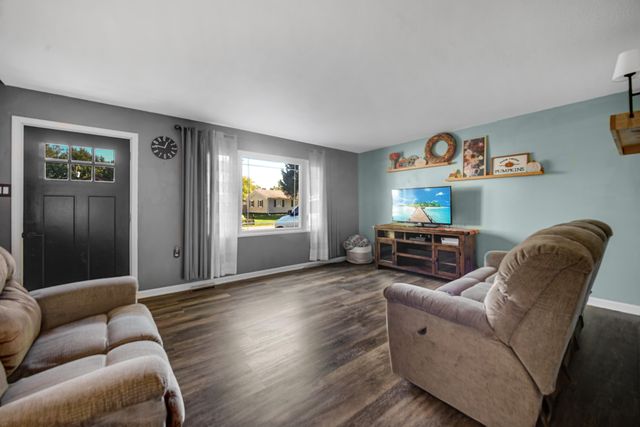 746-1 Capitol Road, Valparaiso, IN 46385