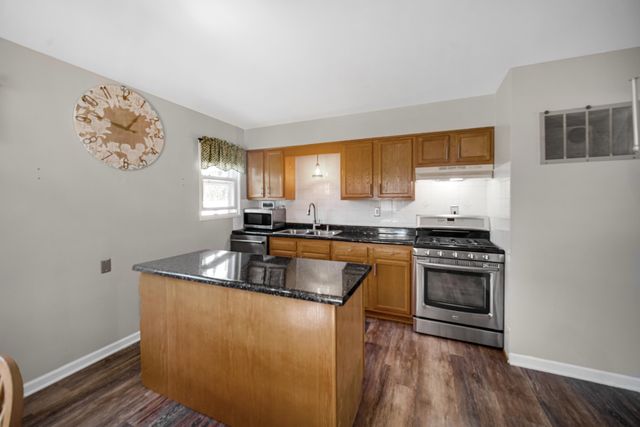 746-1 Capitol Road, Valparaiso, IN 46385