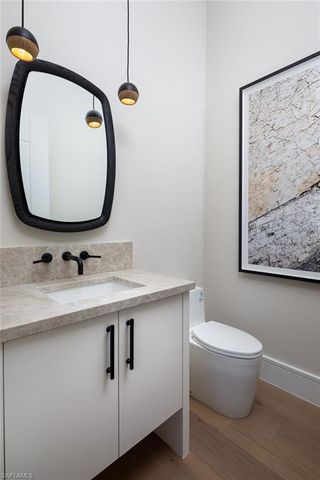 223 Bayview AVE, Naples, FL 34108