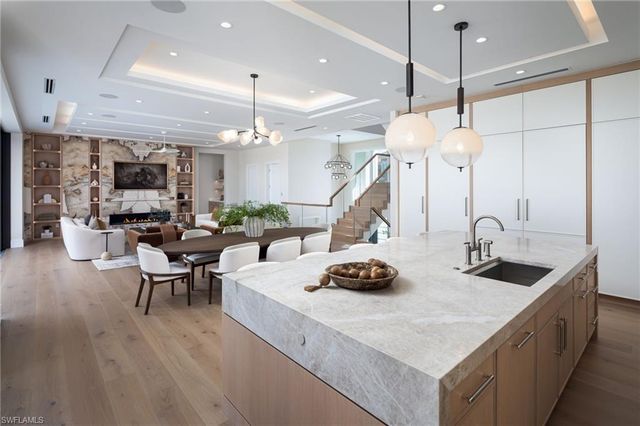 223 Bayview AVE, Naples, FL 34108