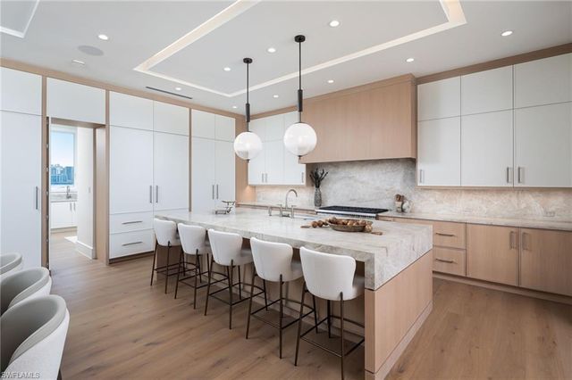 223 Bayview AVE, Naples, FL 34108