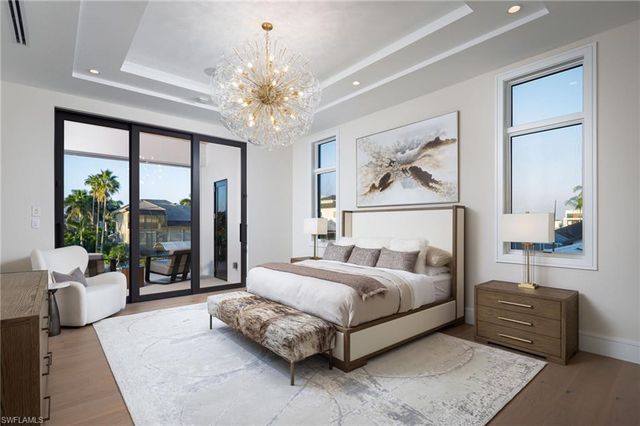 223 Bayview AVE, Naples, FL 34108