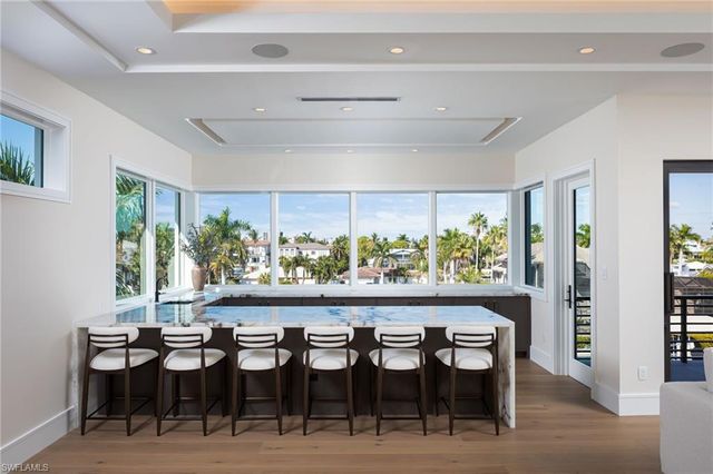 223 Bayview AVE, Naples, FL 34108