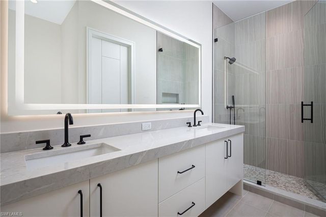 223 Bayview AVE, Naples, FL 34108