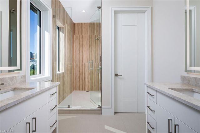 223 Bayview AVE, Naples, FL 34108