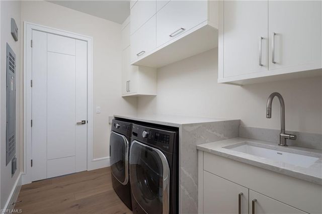 223 Bayview AVE, Naples, FL 34108