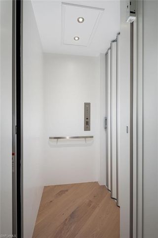 223 Bayview AVE, Naples, FL 34108