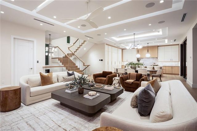 223 Bayview AVE, Naples, FL 34108