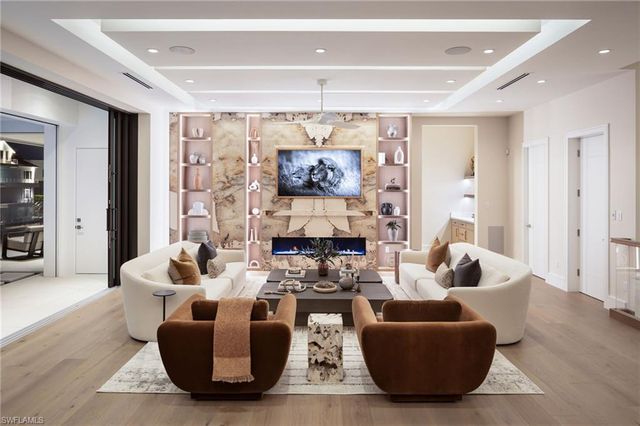 223 Bayview AVE, Naples, FL 34108