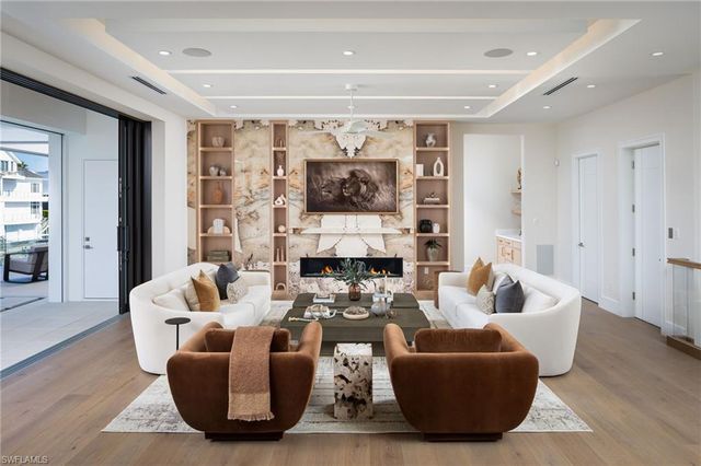 223 Bayview AVE, Naples, FL 34108