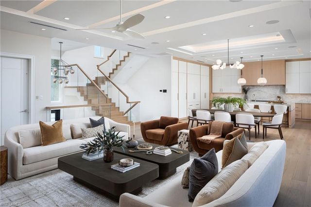 223 Bayview AVE, Naples, FL 34108