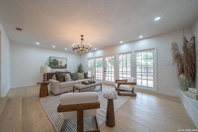 118 Tophill, San Antonio, TX 78209