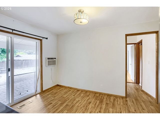 457 Nw YONIA Ct, Hillsboro, OR 97124