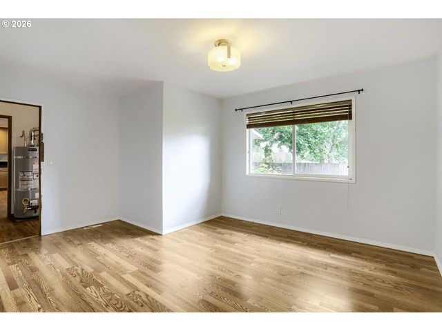 457 Nw YONIA Ct, Hillsboro, OR 97124