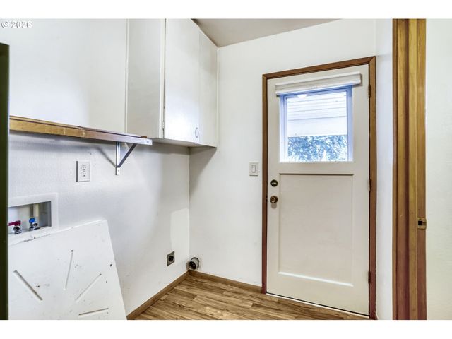 457 Nw YONIA Ct, Hillsboro, OR 97124