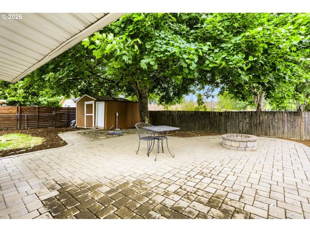 457 Nw YONIA Ct, Hillsboro, OR 97124